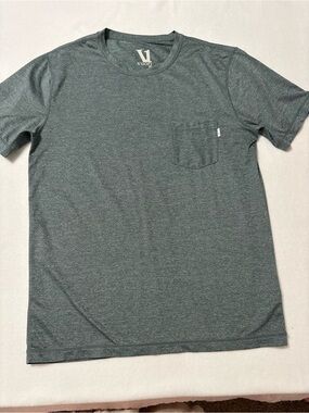 Vuori Tradewind Performance
Pocket Tee, Heather Gray, UPF 30,
Men's Size M